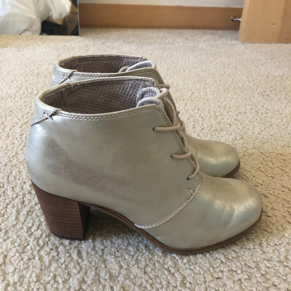 Toms Silver Lace-up Booties Size 7.5